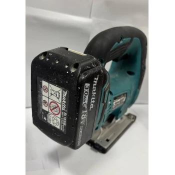 Fierăstrău vertical cu acumulator şi motor fără perii Makita DJV182