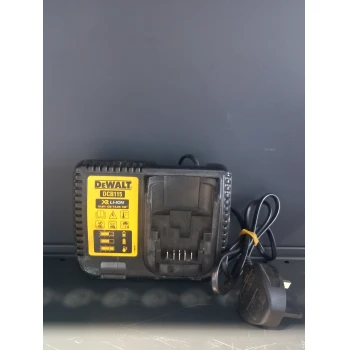 Masina de slefuit Dewalt DCP580