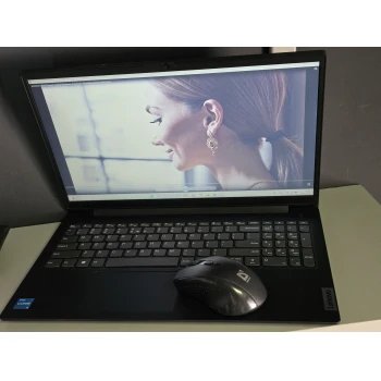 Laptop Lenovo V15 G5 IRL