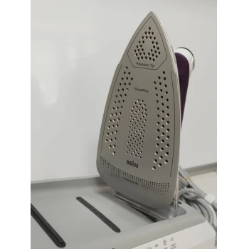 Fier de calcat Braun IS7266VI
