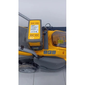 Mașină de tuns iarba Stiga SLM 3648 AE