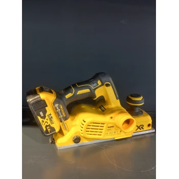 Masina de slefuit Dewalt DCP580