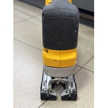 Ferăstrău vertical cu pendul DeWalt DCS 334 P2