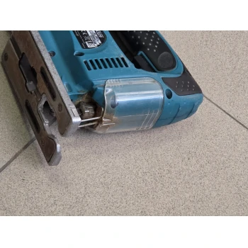 Fierestrau pendular Makita 4329