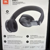 Casti JBL E45BT.