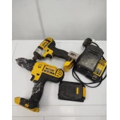 Scule electrice Bormasina Dewalt 18V XR Li-Ion , Mașină de înșurubat cu impact DCF887